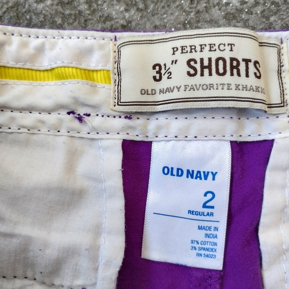 Old Navy Women Size 2 Favorite Purple Khakis Short - Picture 3 of 15